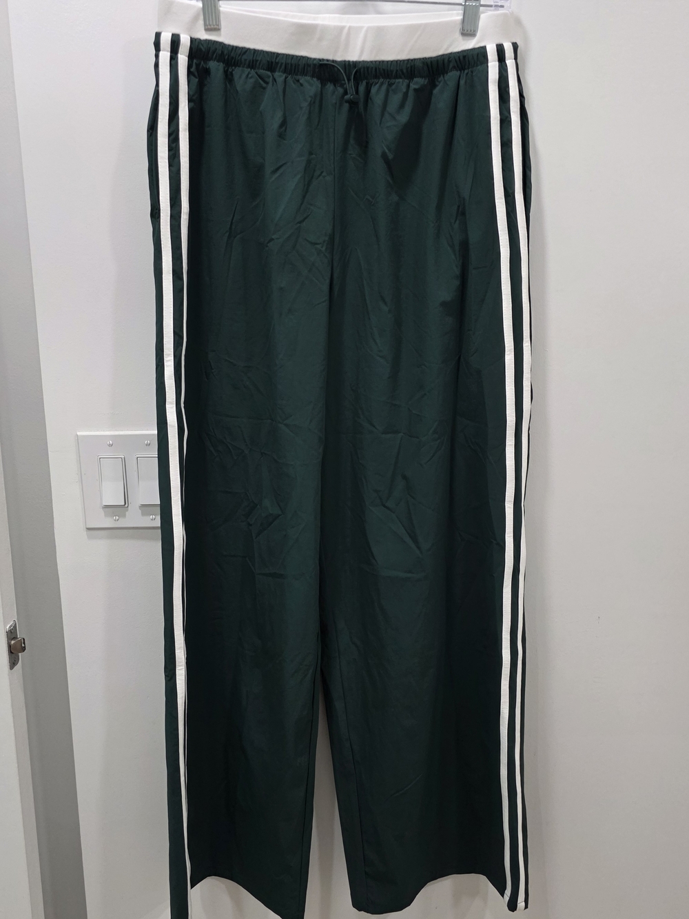 Garage Womens On The Go Track Pants In Green Size M